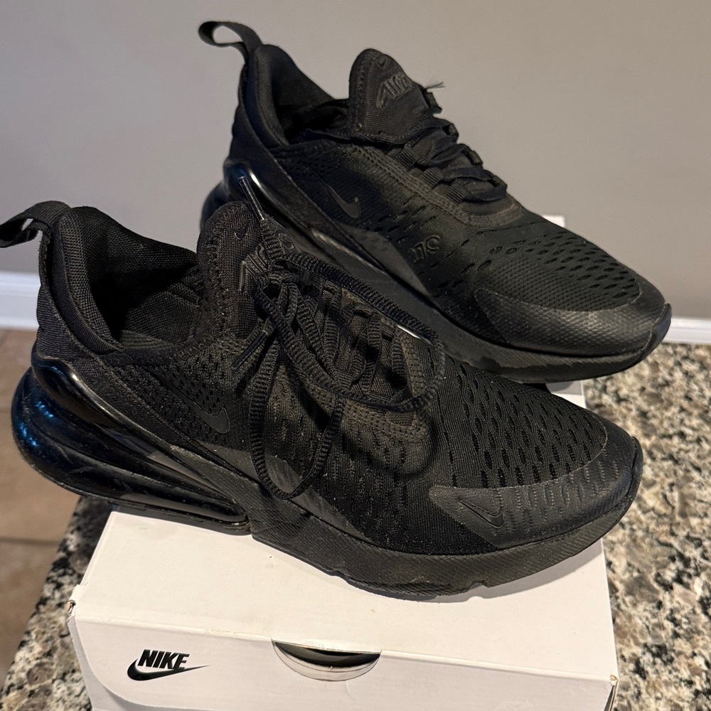 Nike Air Max 270 Men's Triple Black Sneakers used